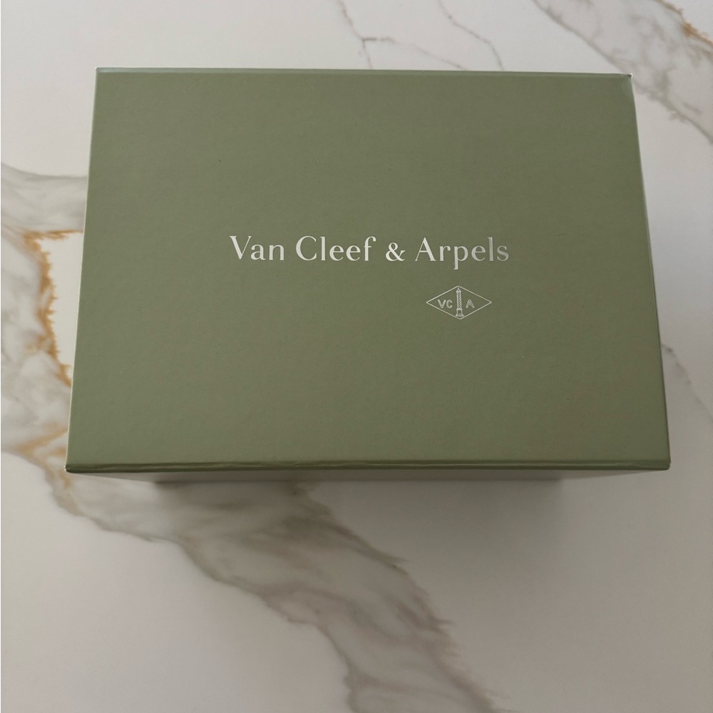 Van Cleef & Arpels Presentation Box